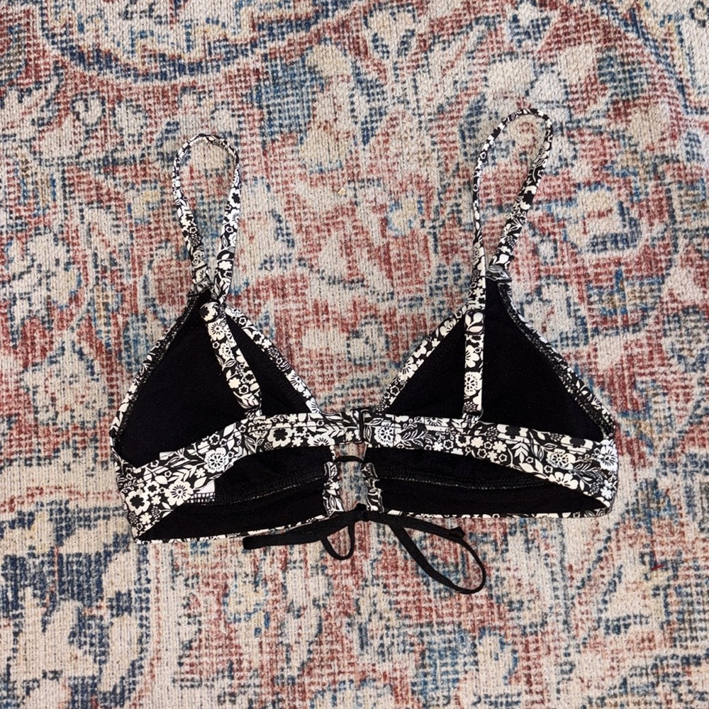 Robin Piccone Aubrey Floral Triangle Bikini Top SZ XS NWOT - Picture 4 of 5